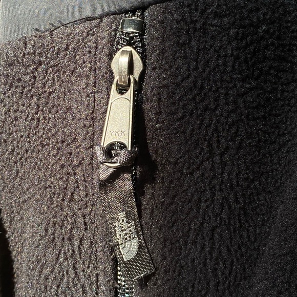The North Face Fleece Zip Up - Picture 4 of 7